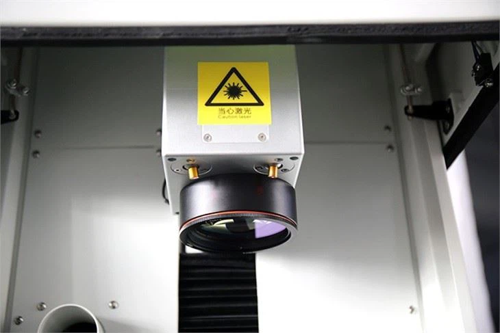 20W Fiber Laser Engraver For Metal And Non-metallic Objects